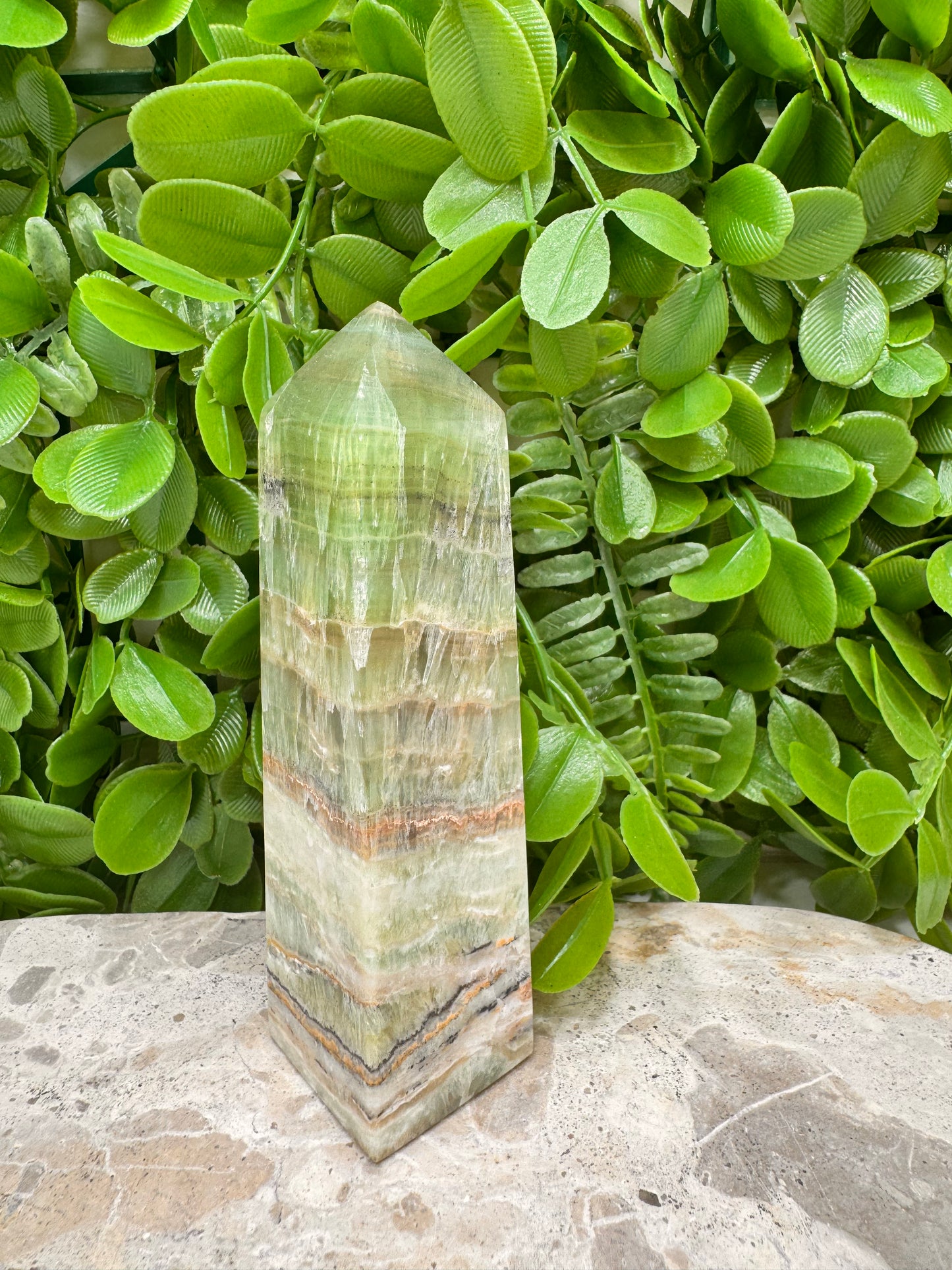 Emerald Kiwi Calcite Tower 300g