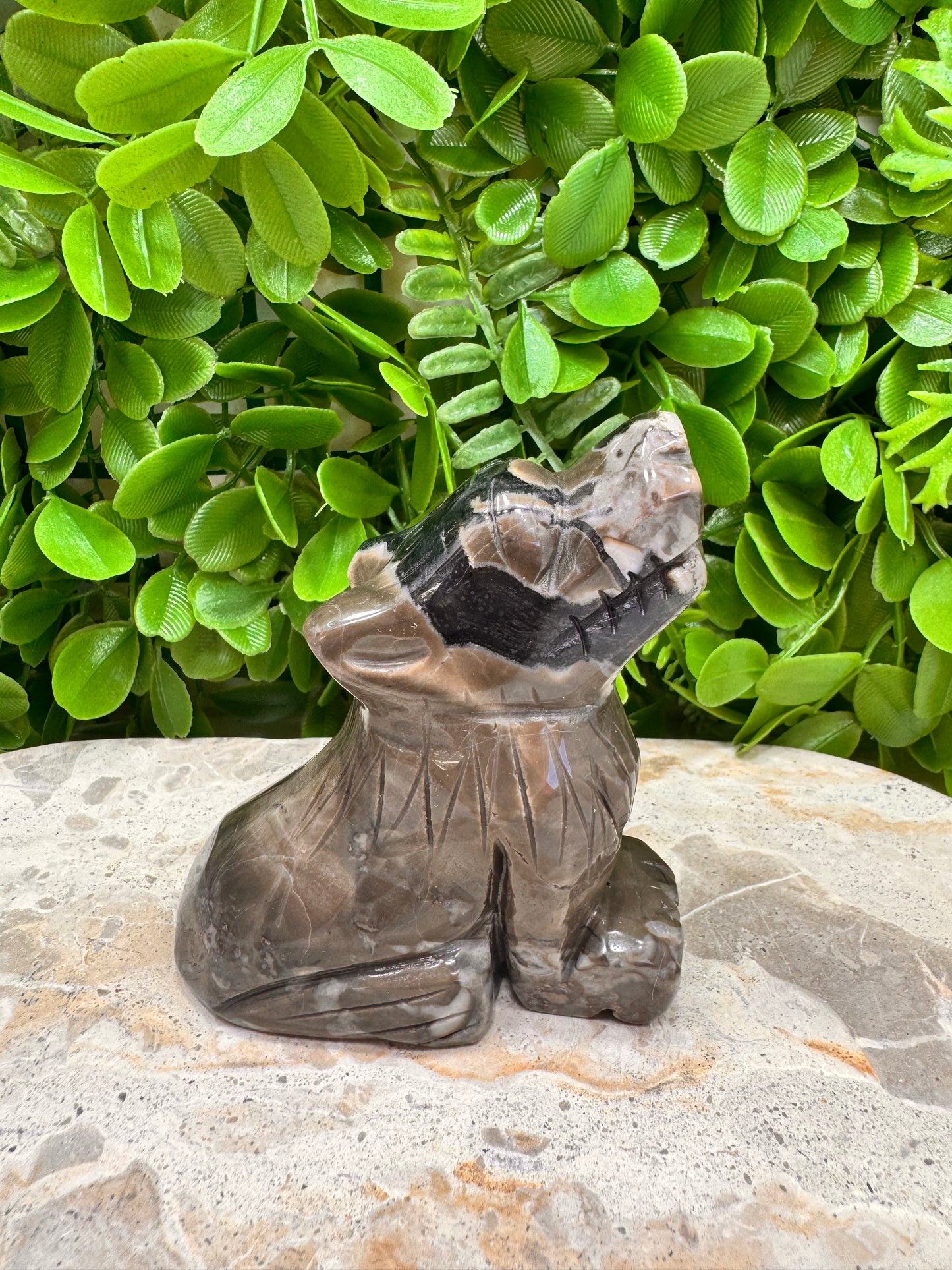 Volcanic Agate Wolf 288g