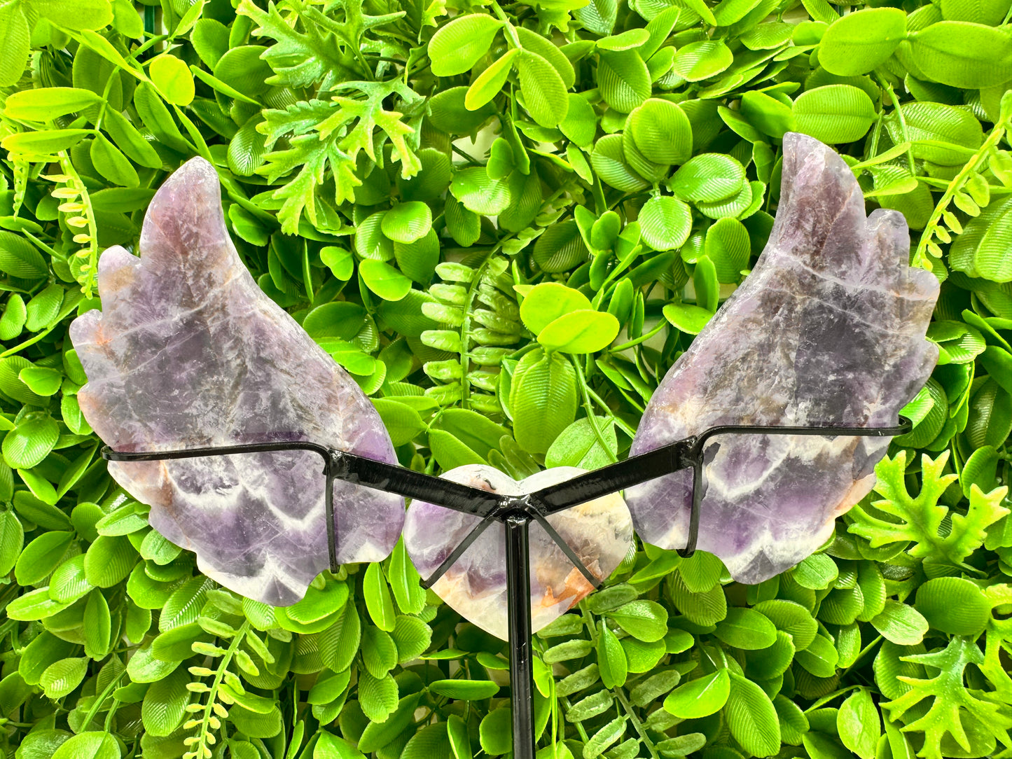 Chevron Amethyst Heart Wings 428g