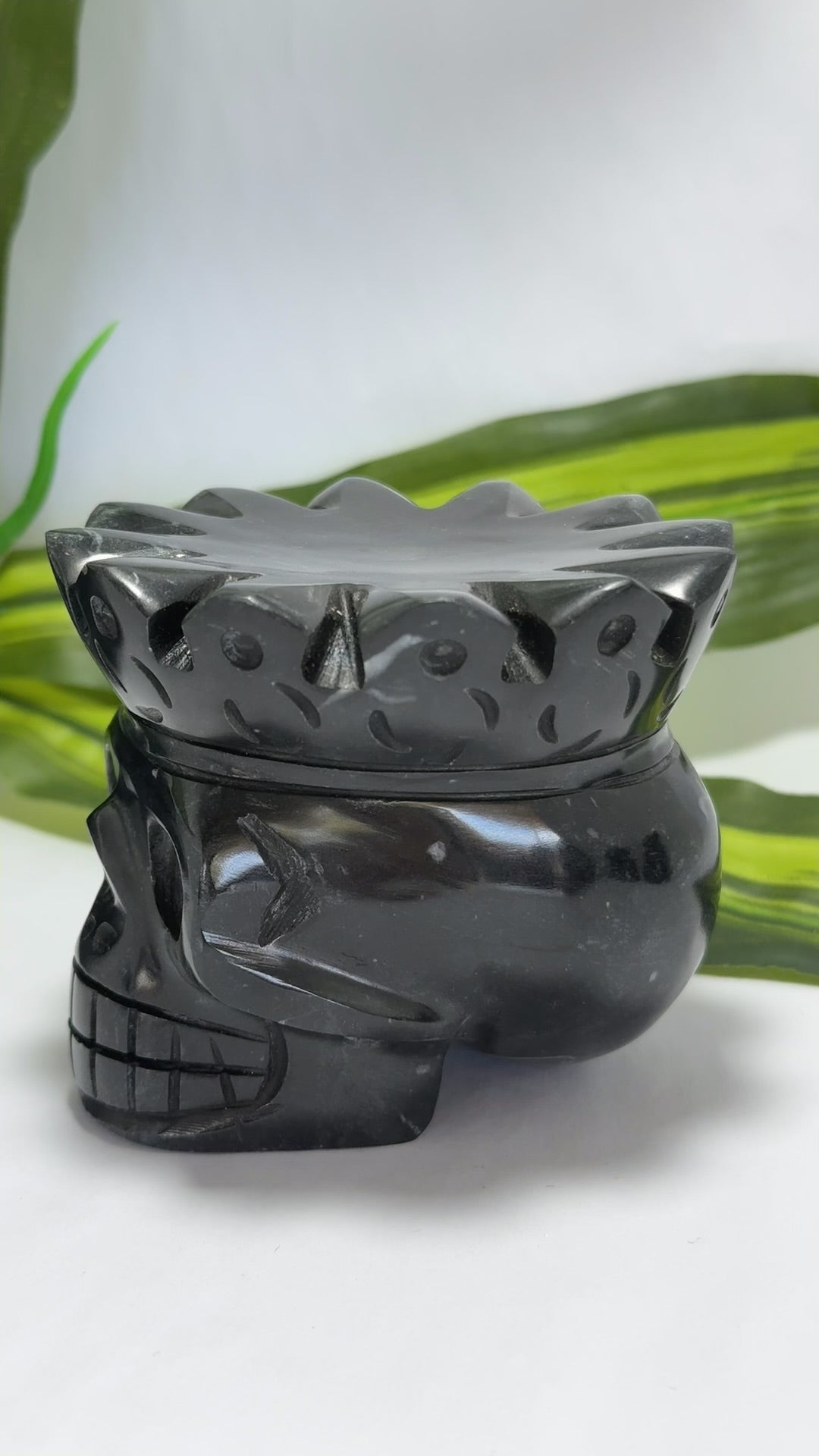 Black Jade King Skull 954g