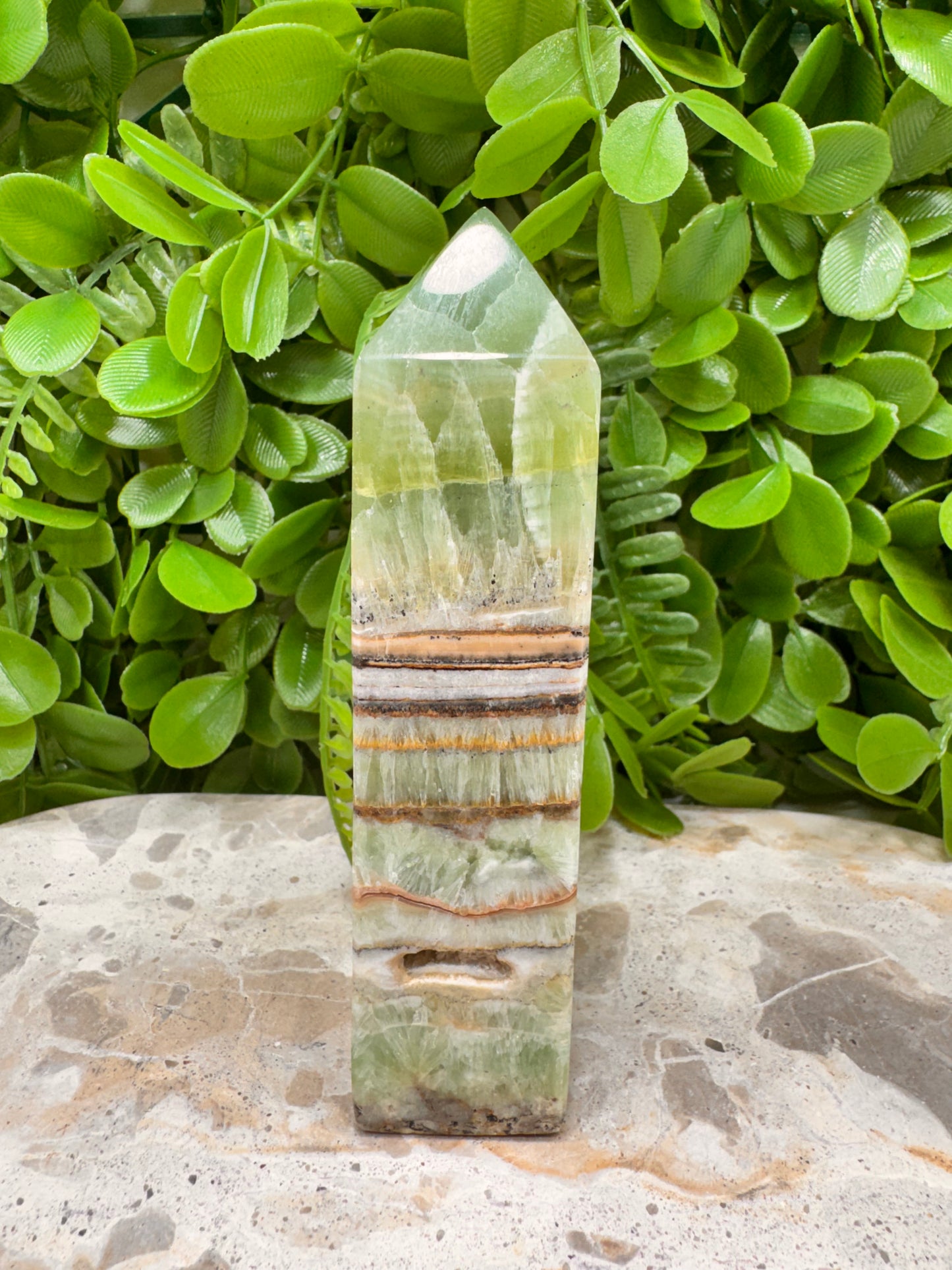 Emerald Kiwi Calcite Tower 278g