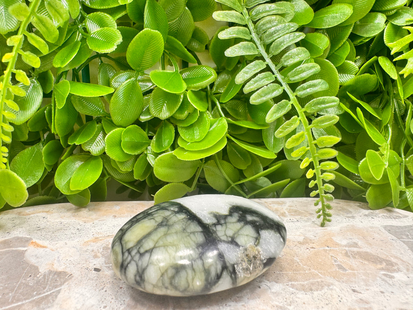 Rutile Serpentine Palm Stone 116g