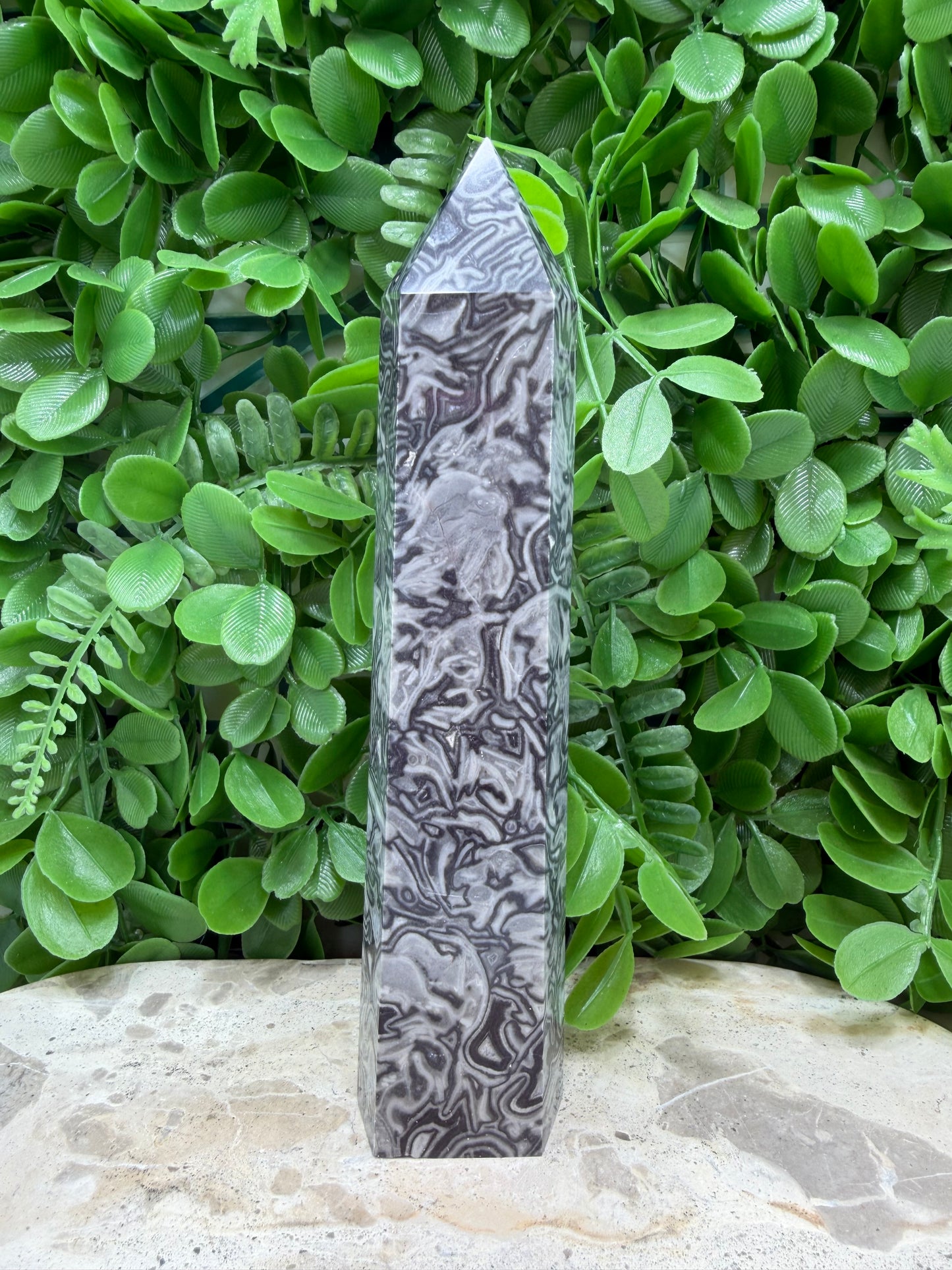 Black Crazy Lace Tower  514g