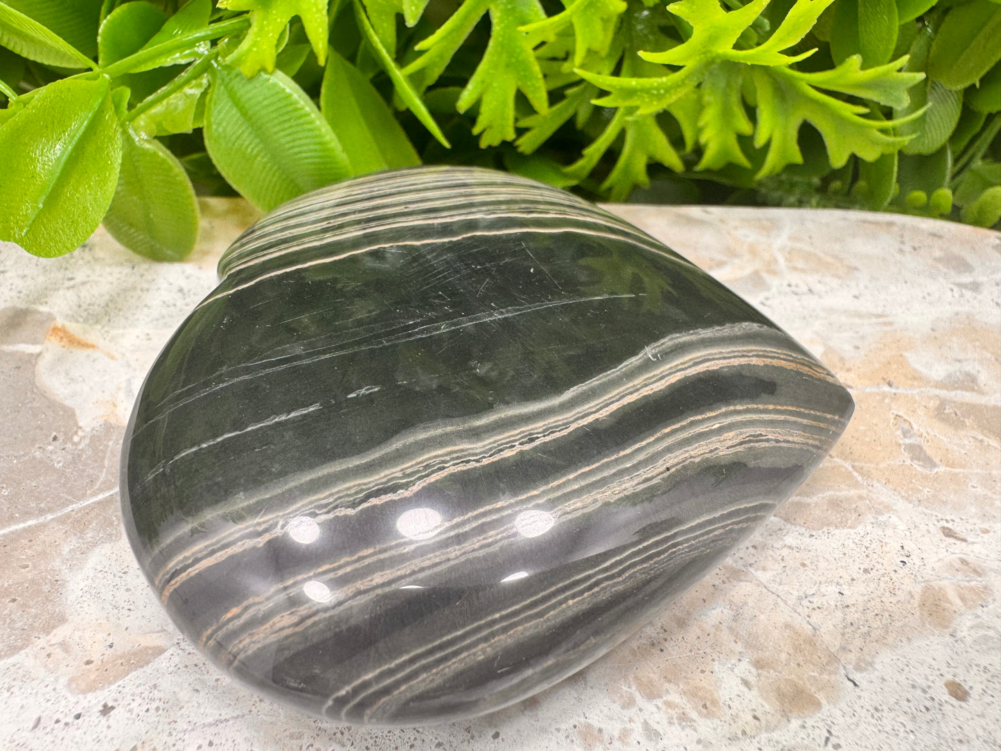 Black Banded Onyx Heart 232g