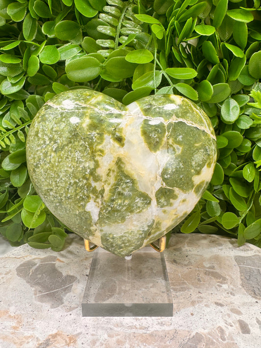 Tremolite Heart 892g