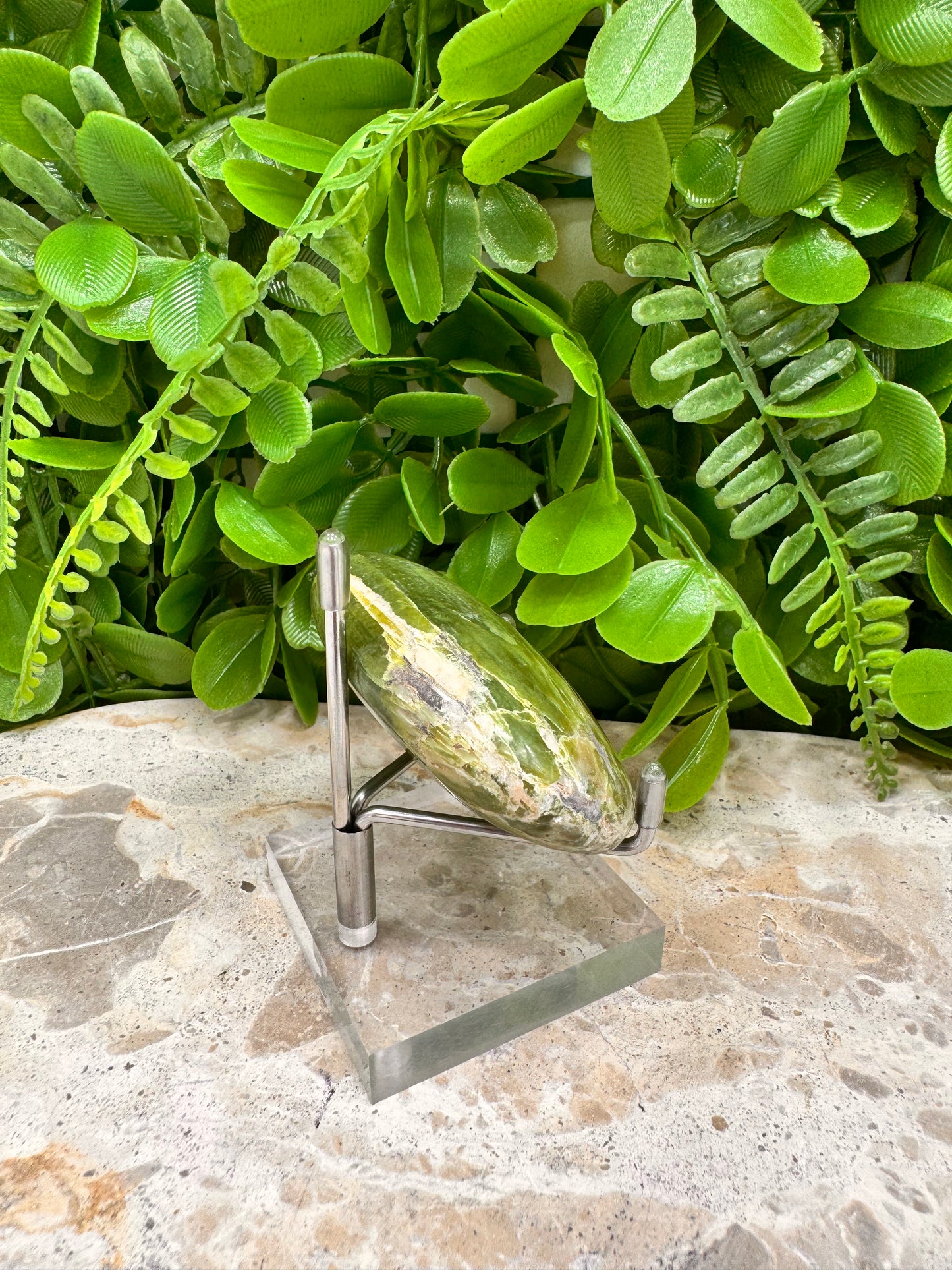 Tremolite Palm Stone 98g