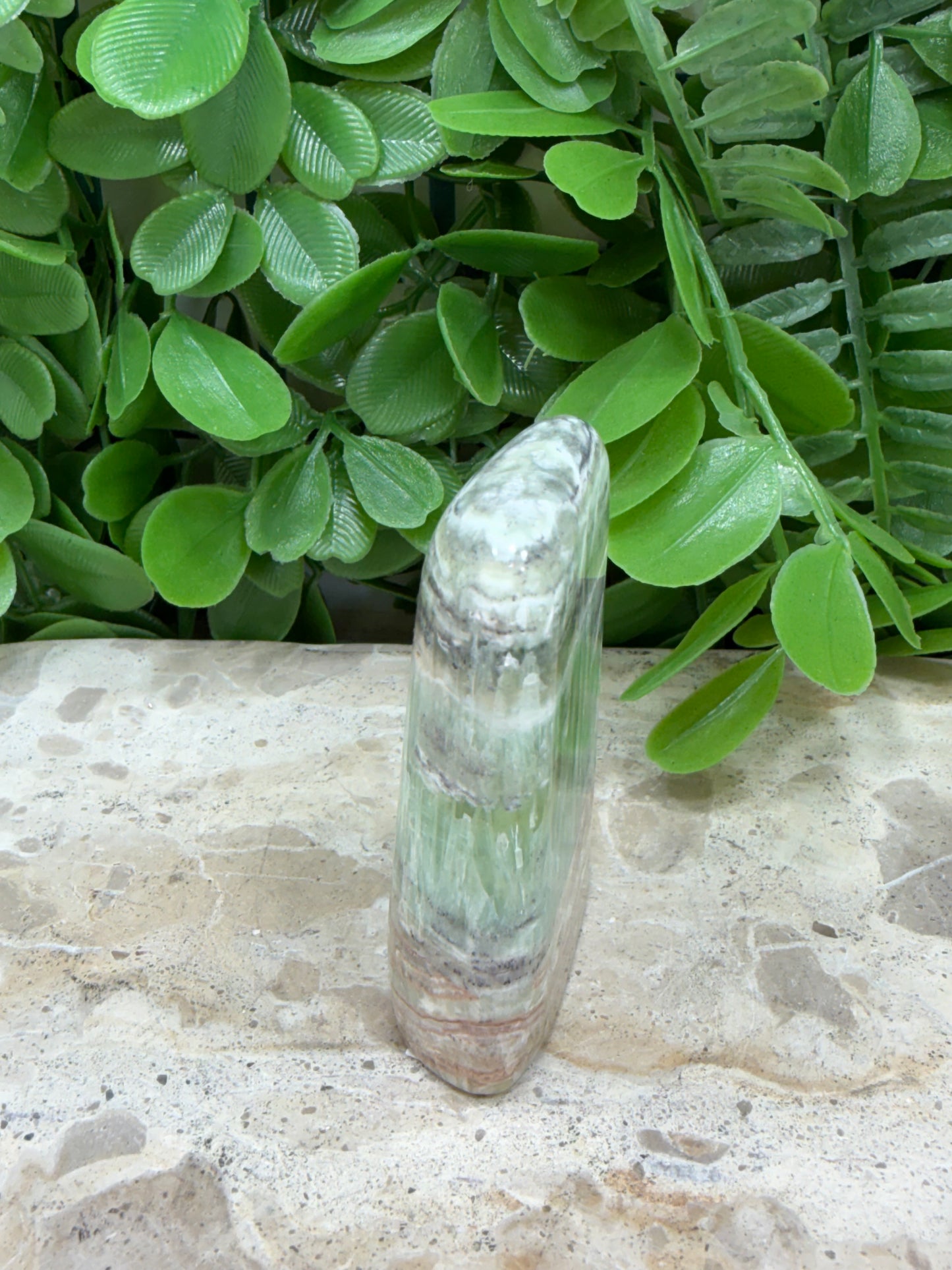 Emerald Kiwi Calcite Freeform 100g