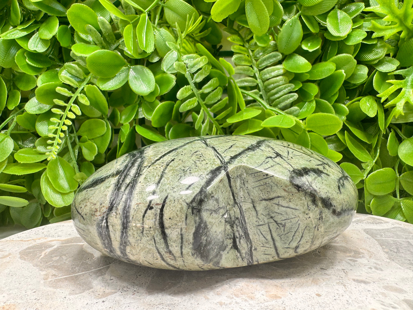 Black Vein Serpentine Heart 1276g