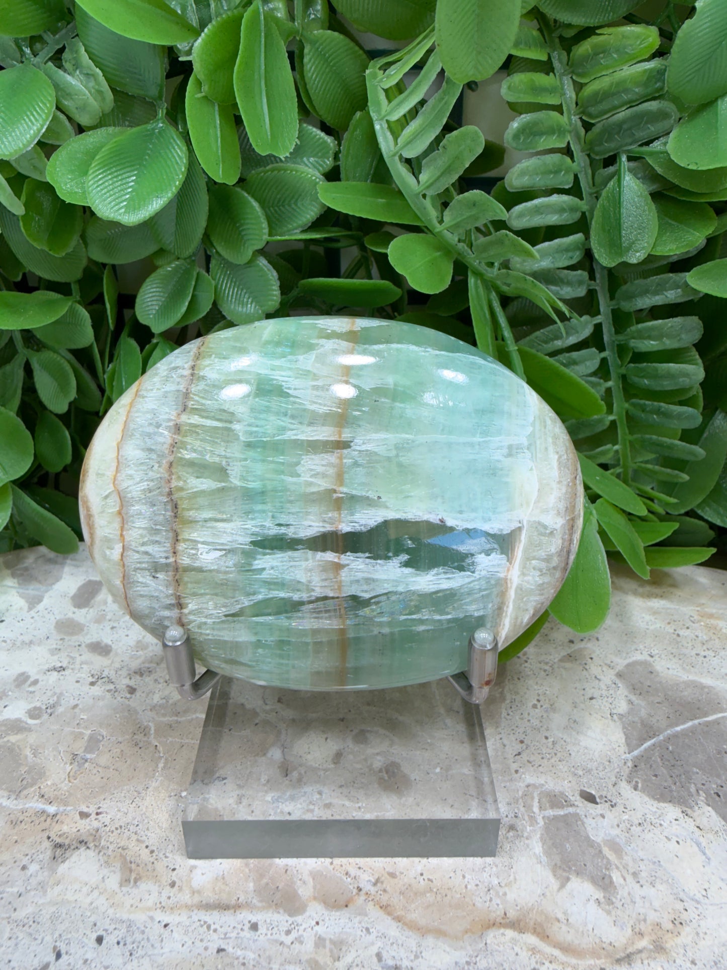 Emerald Kiwi Calcite Palm Stone 162g