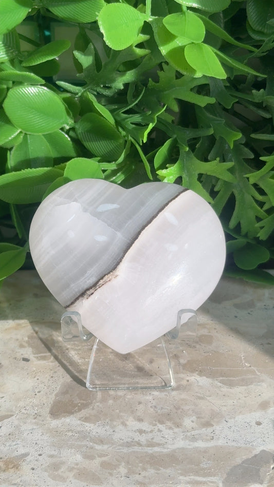 Smokey Pink Mangano Heart 136g