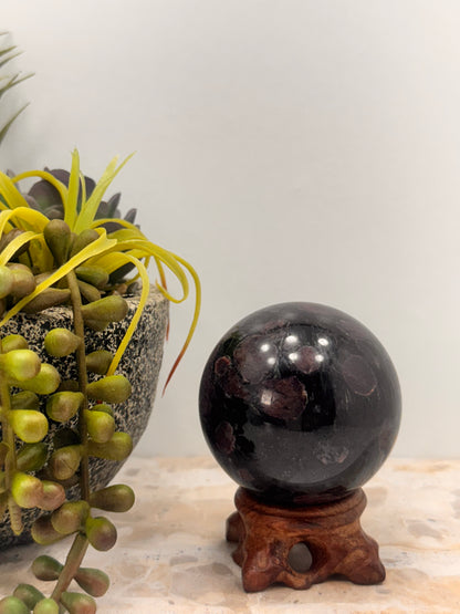 Garnet Sphere 348g