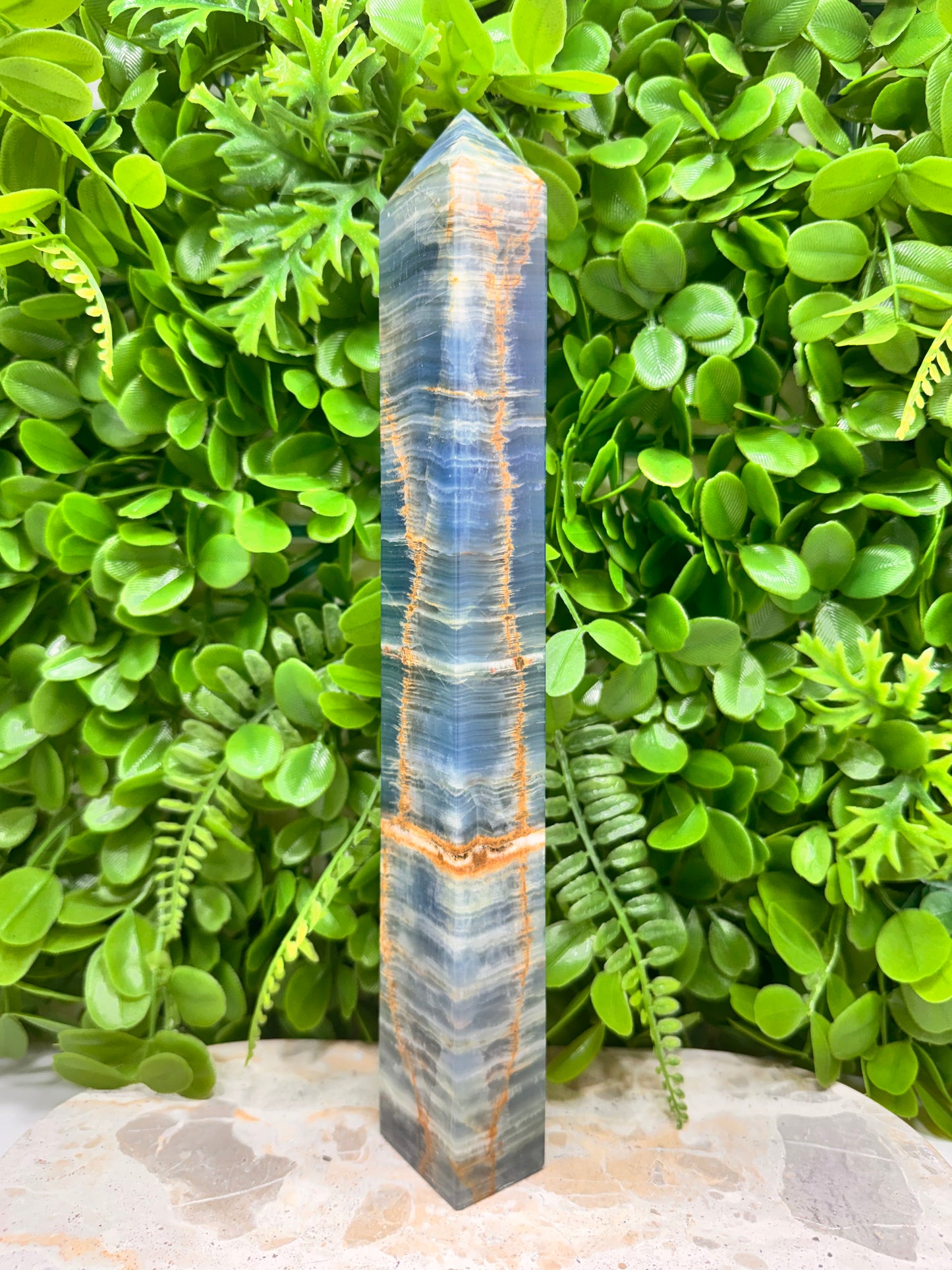 Blue Banded Onyx Tower 780g