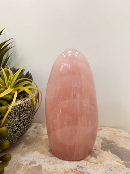 Rose Quartz Freeform 714g