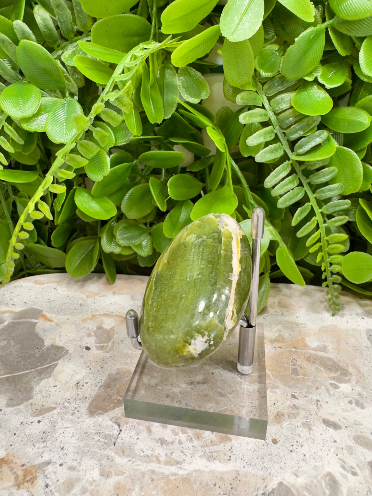 Tremolite Palm Stone 98g