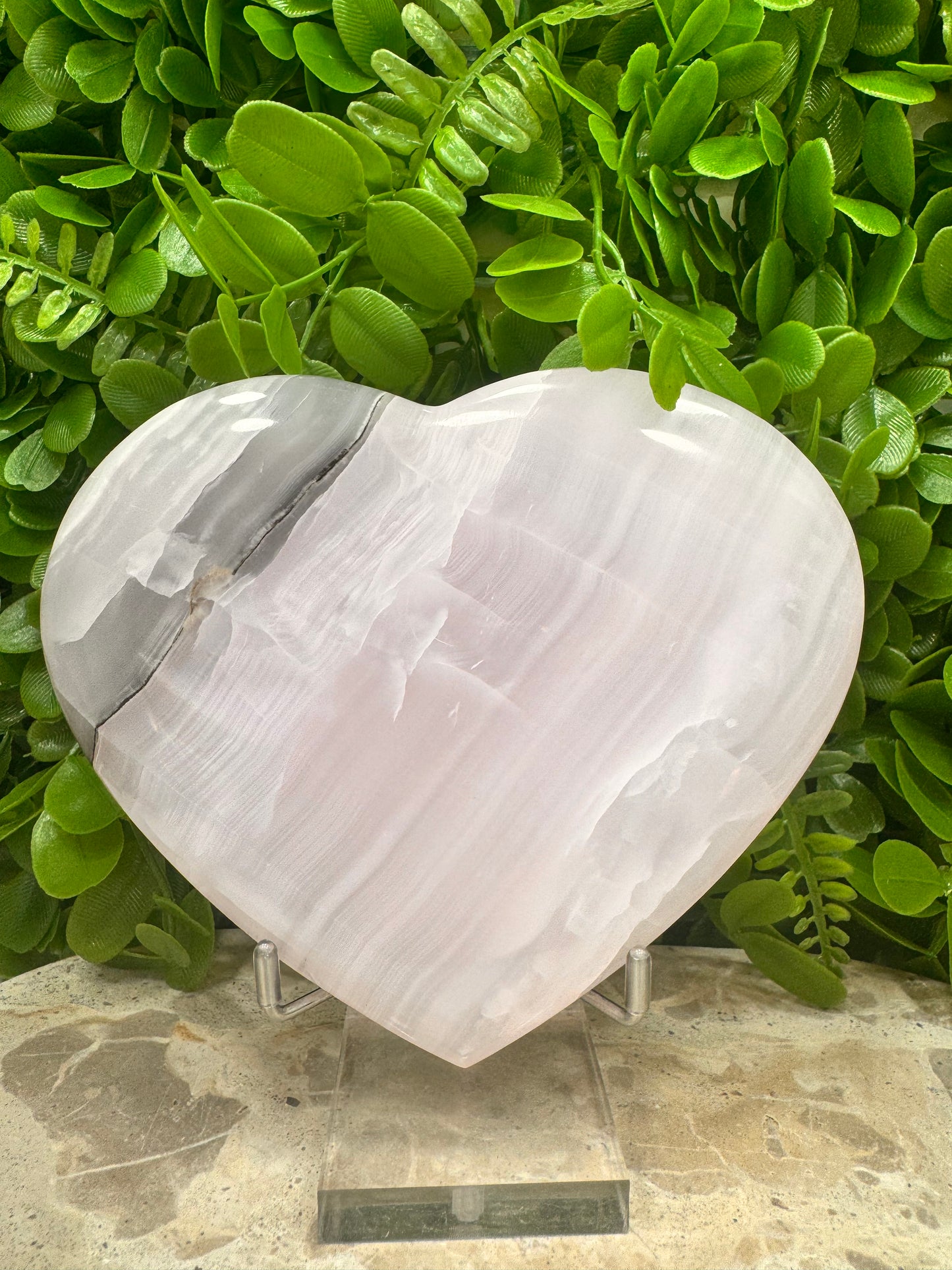 Smokey Pink Mangano Heart 790g