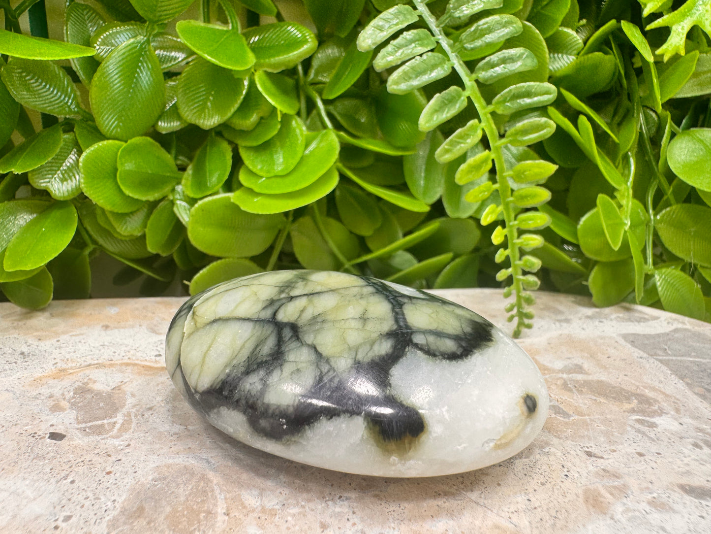 Rutile Serpentine Palm Stone 116g