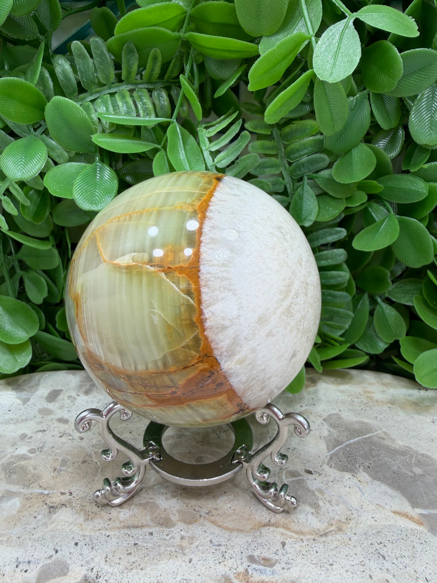 Green Onyx with White Calcite Sphere 662g