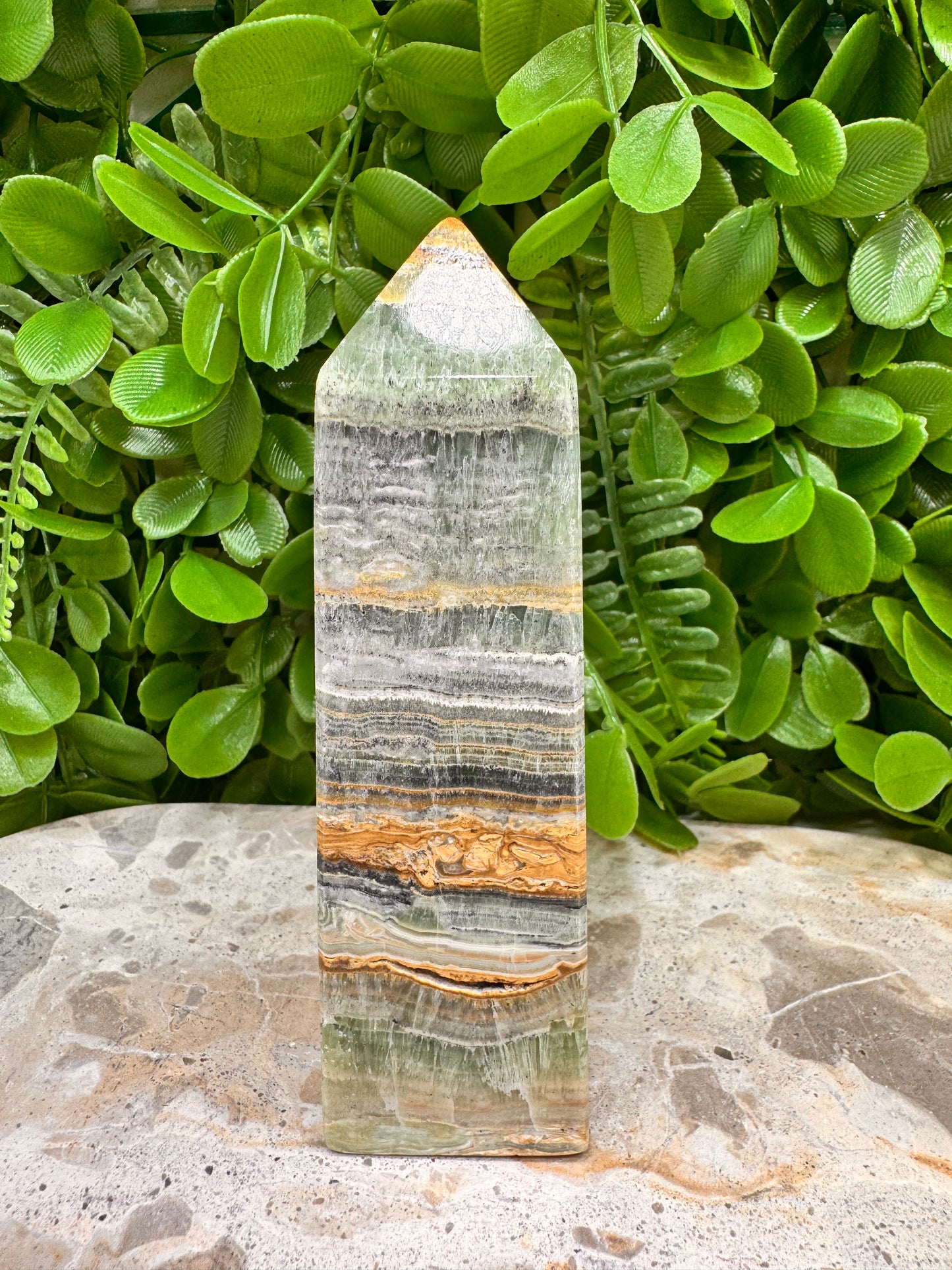 Emerald Kiwi Calcite Tower 376g