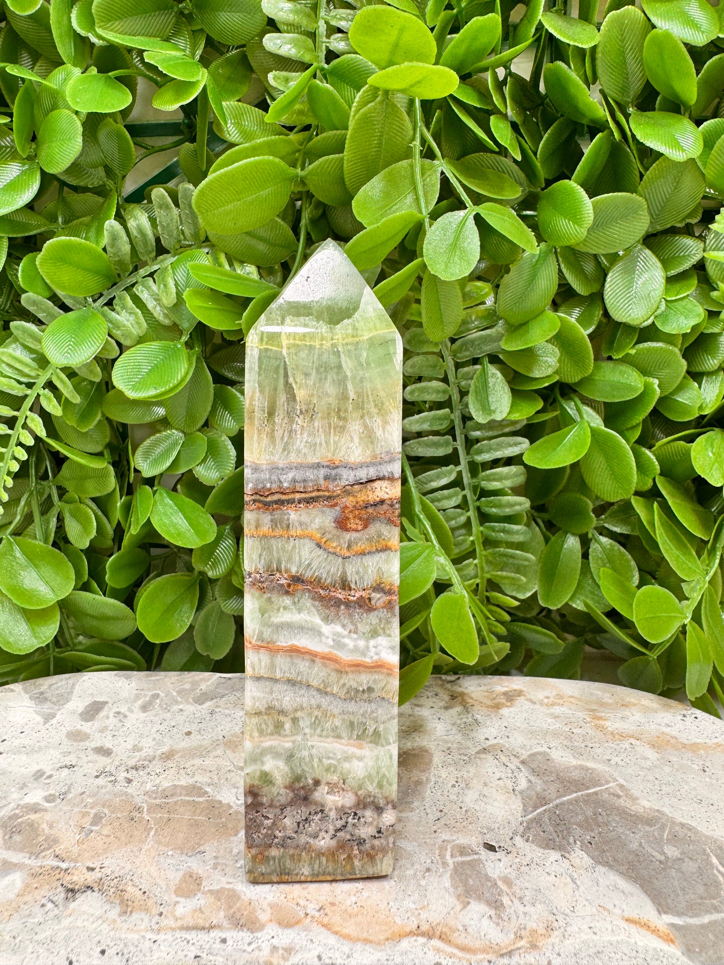 Emerald Kiwi Calcite Tower 302g