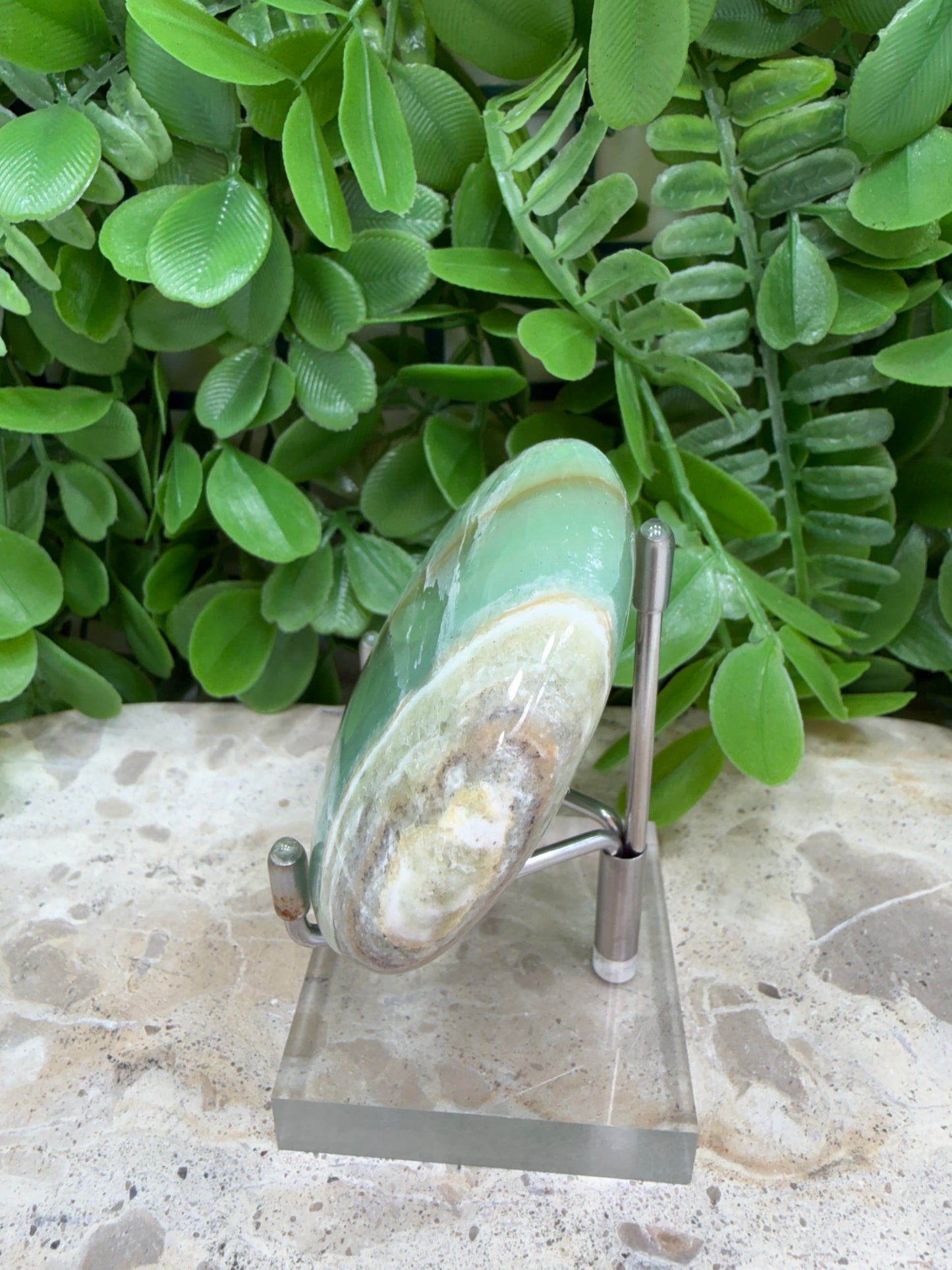 Emerald Kiwi Calcite Palm Stone 162g