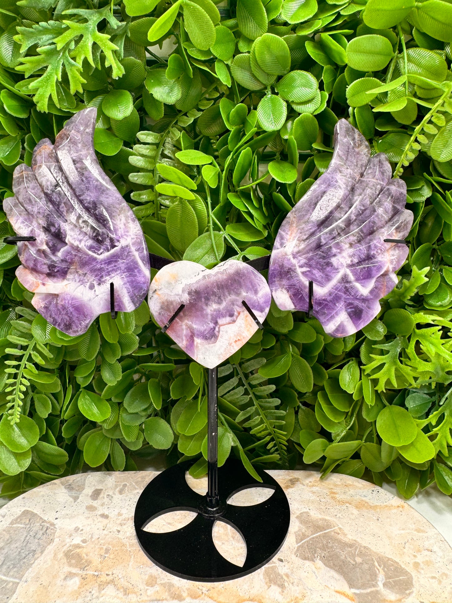 Chevron Amethyst Heart Wings 428g