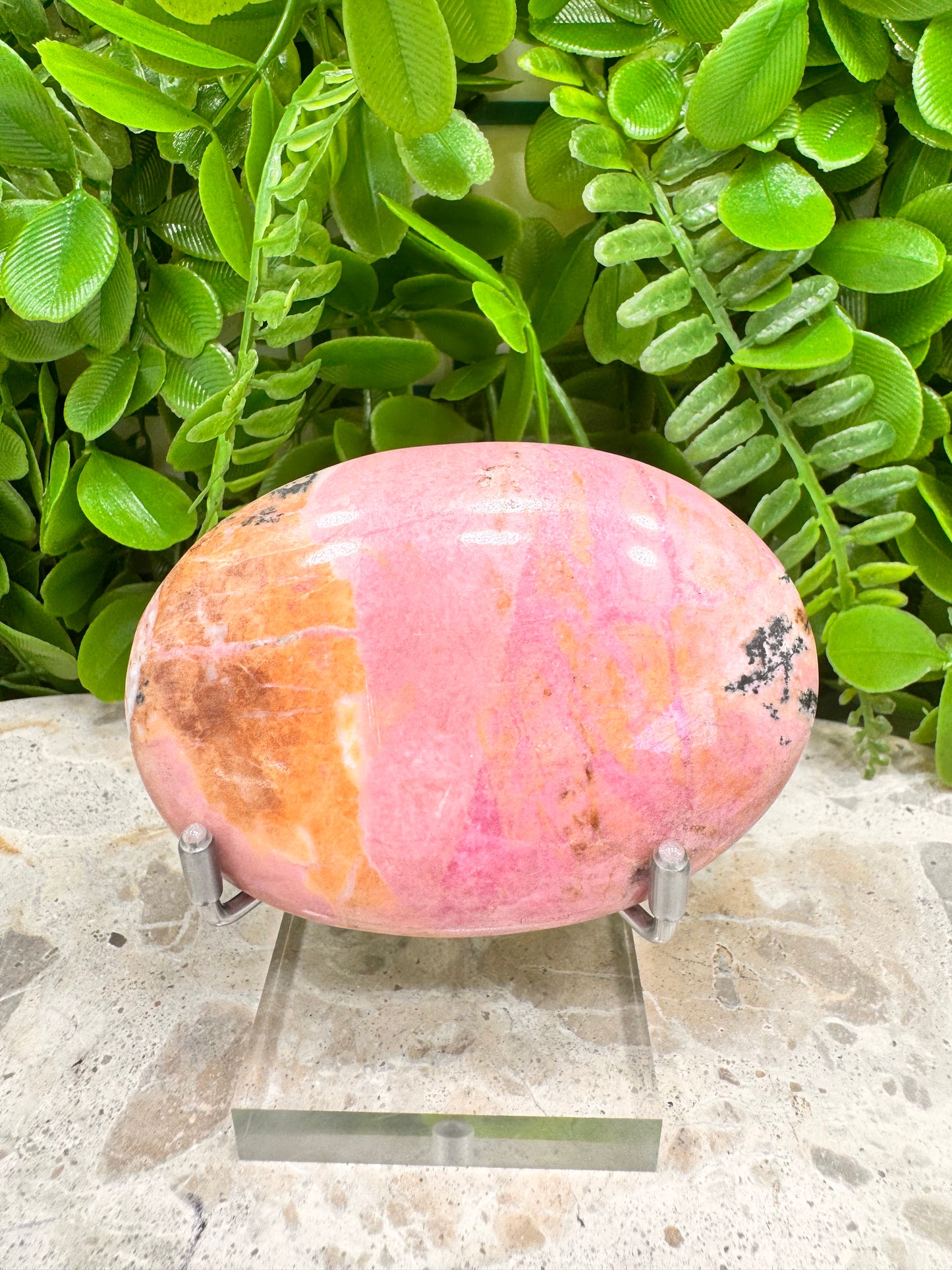 Rhodonite Palm Stone 196g