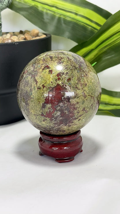 Dragon Blood Sphere 624g