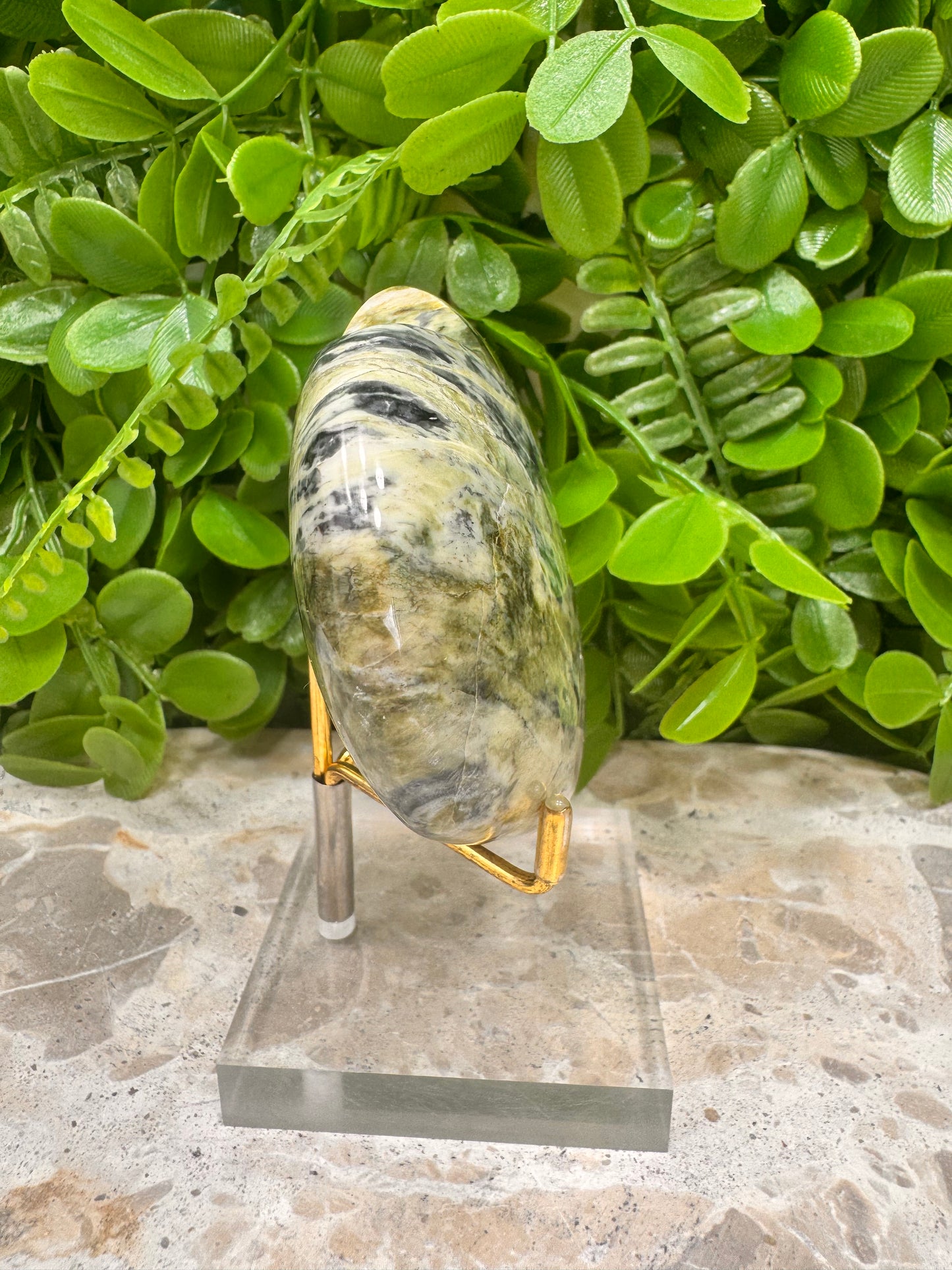 Leafy Serpentine Heart 318g