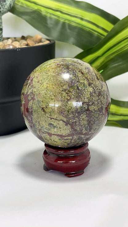 Dragon Blood Sphere 624g