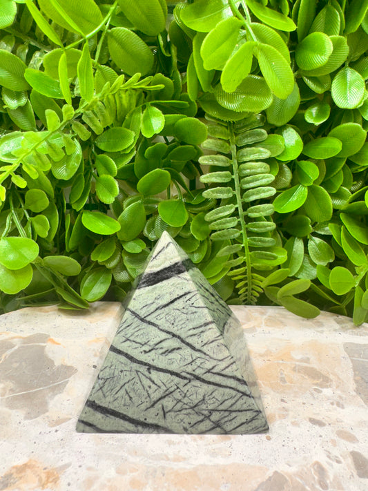 Black Vein Serpentine Pyramid 404g