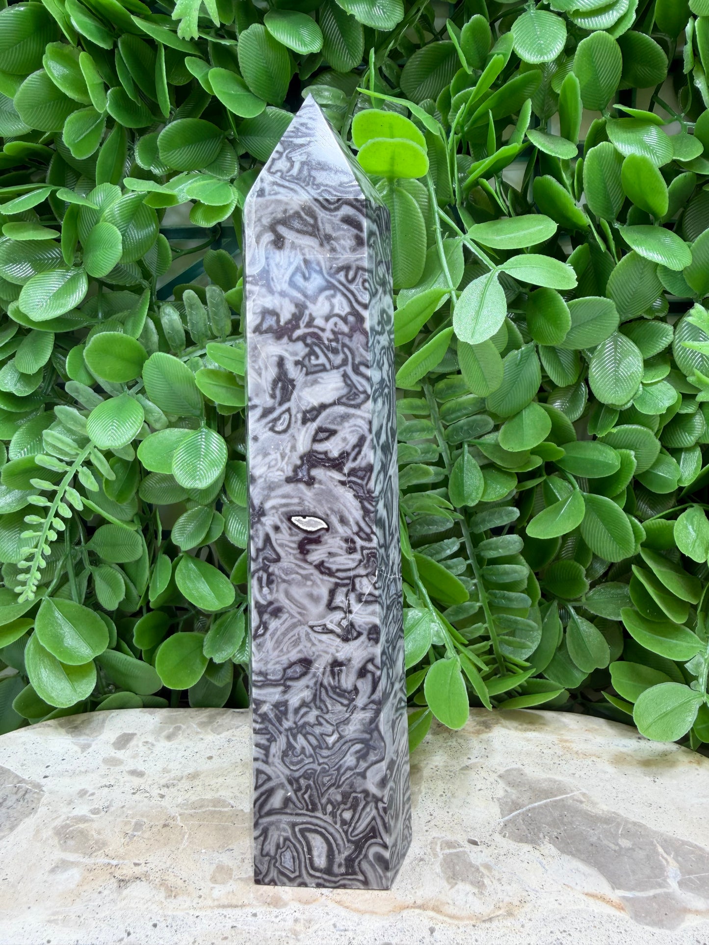 Black Crazy Lace Tower  514g