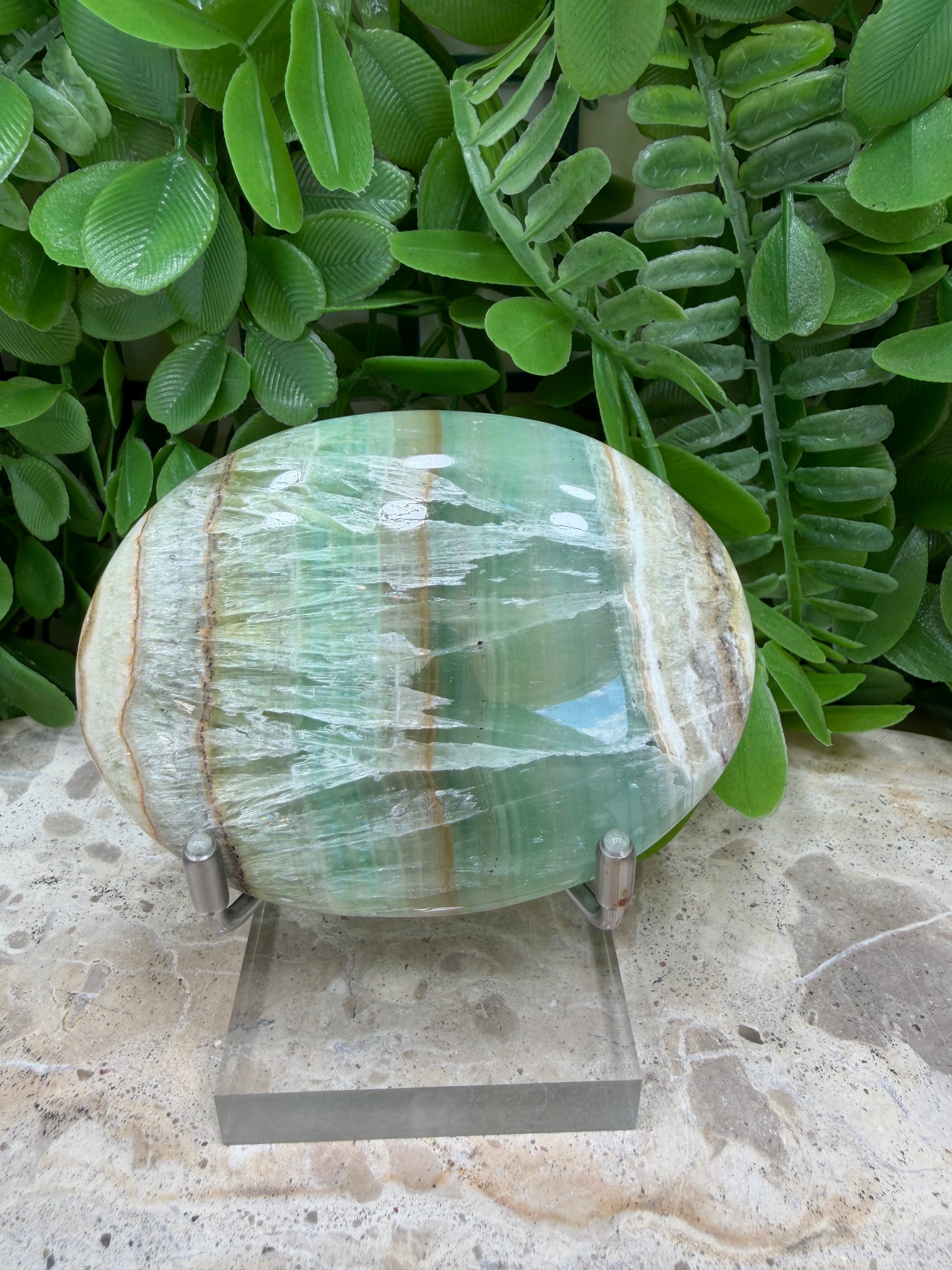 Emerald Kiwi Calcite Palm Stone 162g