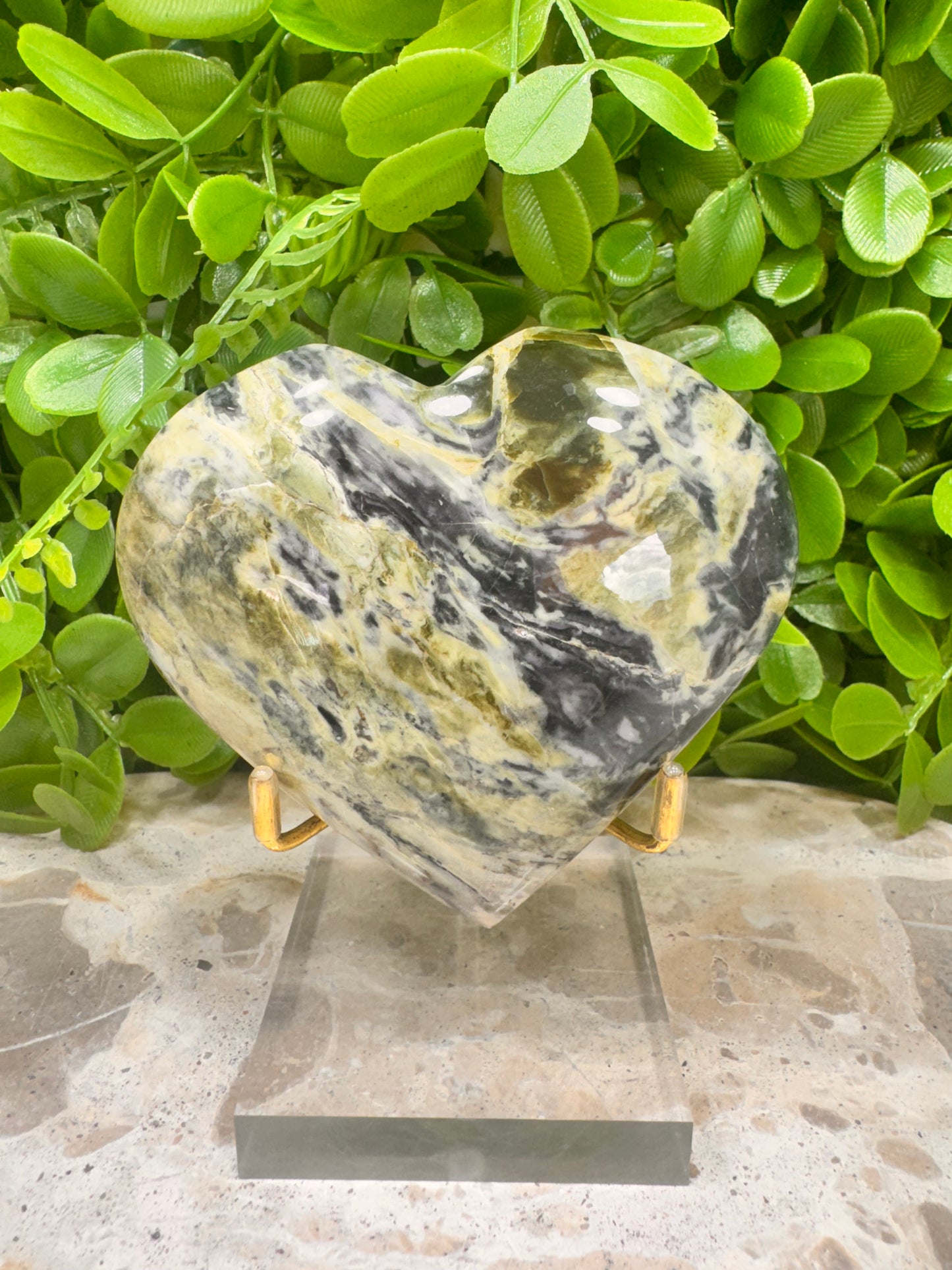 Leafy Serpentine Heart 318g