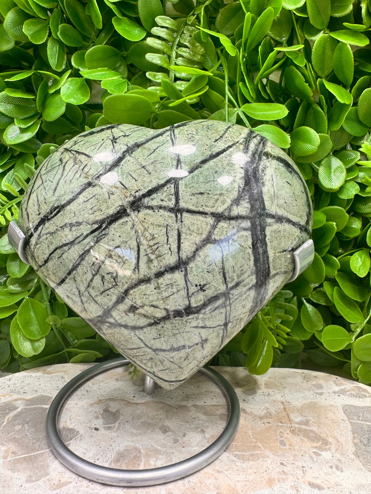 Black Vein Serpentine Heart 1276g