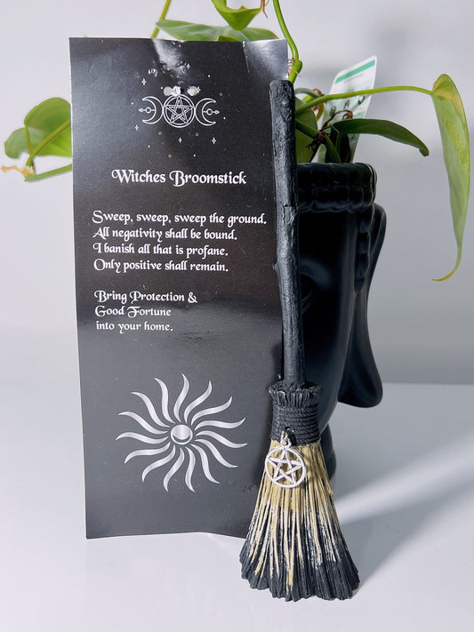 Witches Ceramic Broomstick 🧹